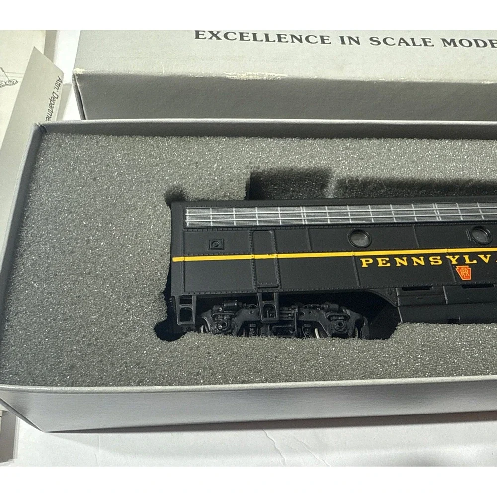 BACHMANN‎ Plus HO 31218 EMD F7B Pennsylvania PRR 9666B Boxed W/paperwork